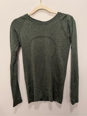 Lululemon Swiftly Tech Long Sleeve Shirt Green Heather Womens Size 6 Thumbholes